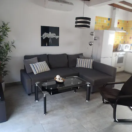 - Nuño Gómez, 24 Apartamento *